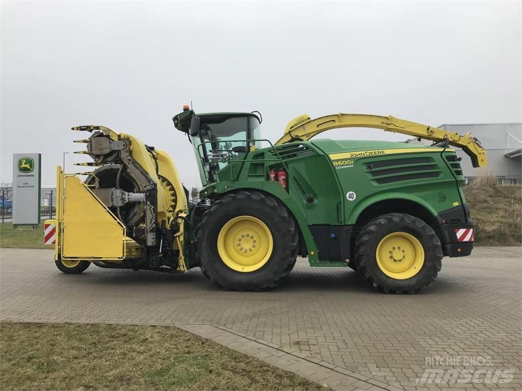 John Deere 8600 Självgående fälthackar