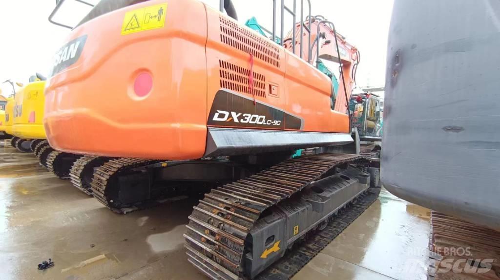 Doosan DX300 LC-9C Bandgrävare