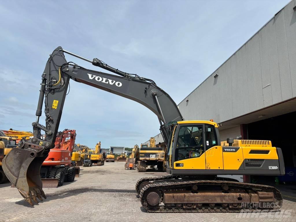 Volvo EC 300 D L Bandgrävare
