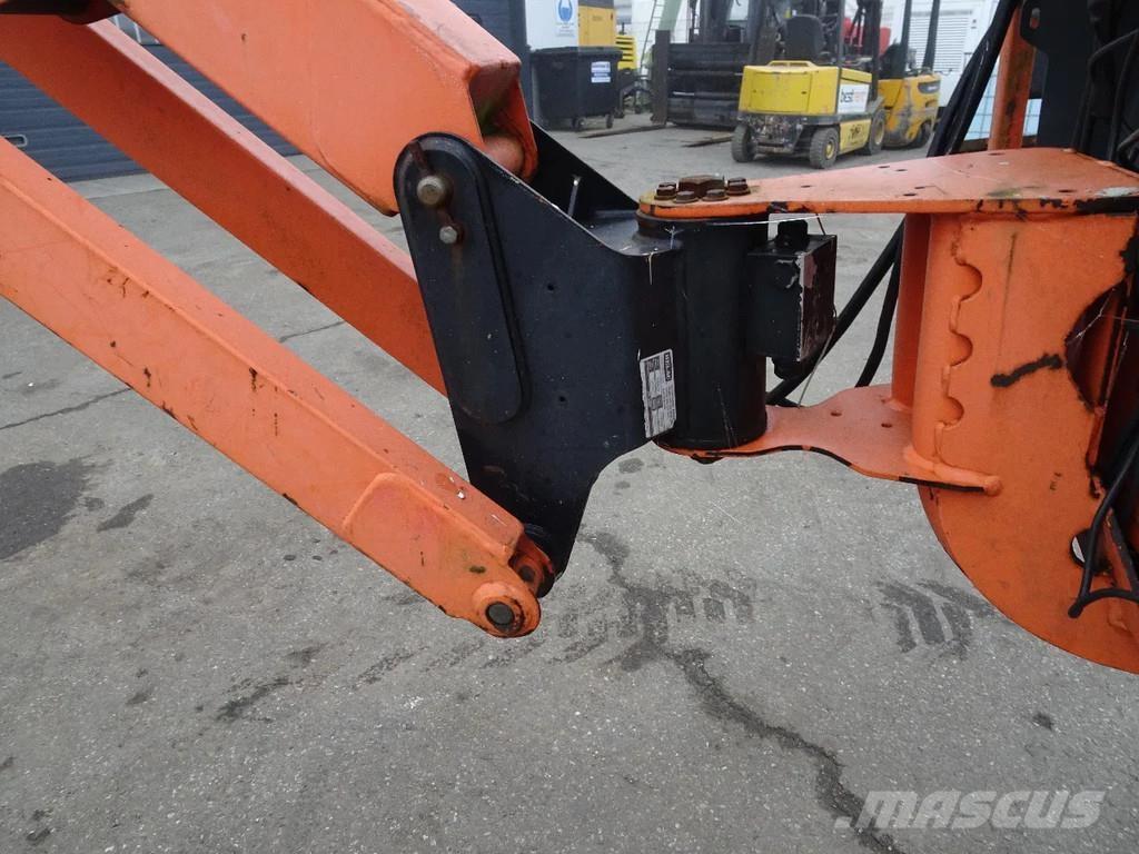 JLG 600AJ Bomliftar