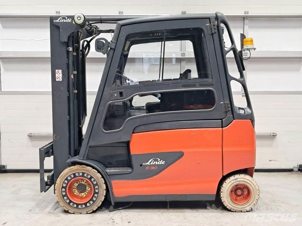 Linde E30HL-01/600 Elmotviktstruckar