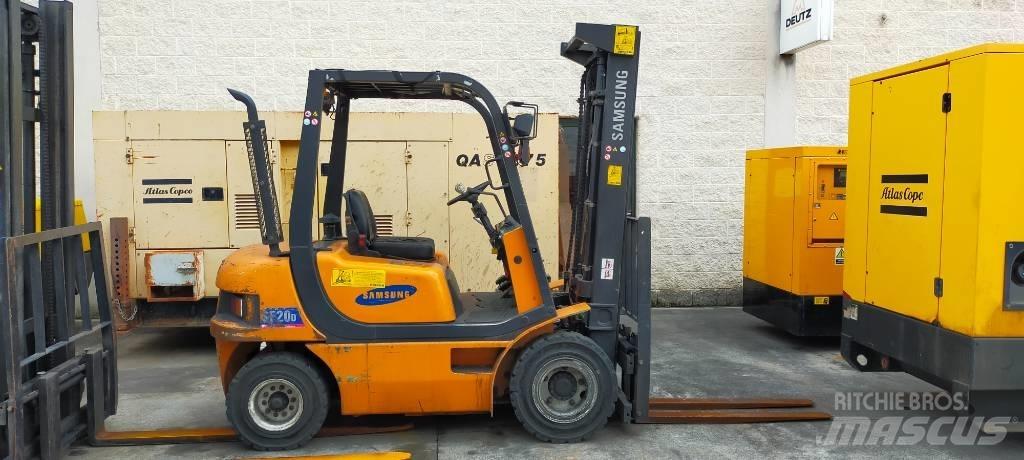 Samsung SF 20 D Dieselmotviktstruckar