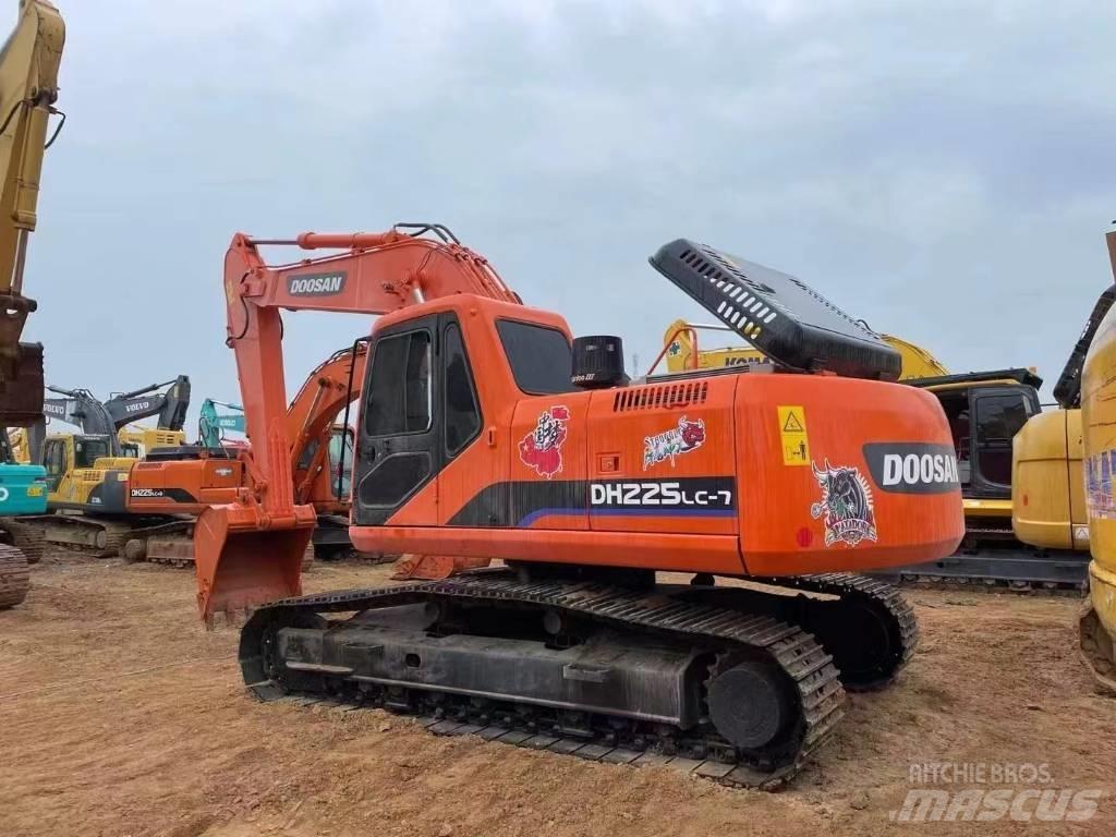 Doosan 225-7 Bandgrävare