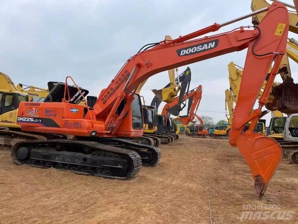 Doosan 225-7 Bandgrävare