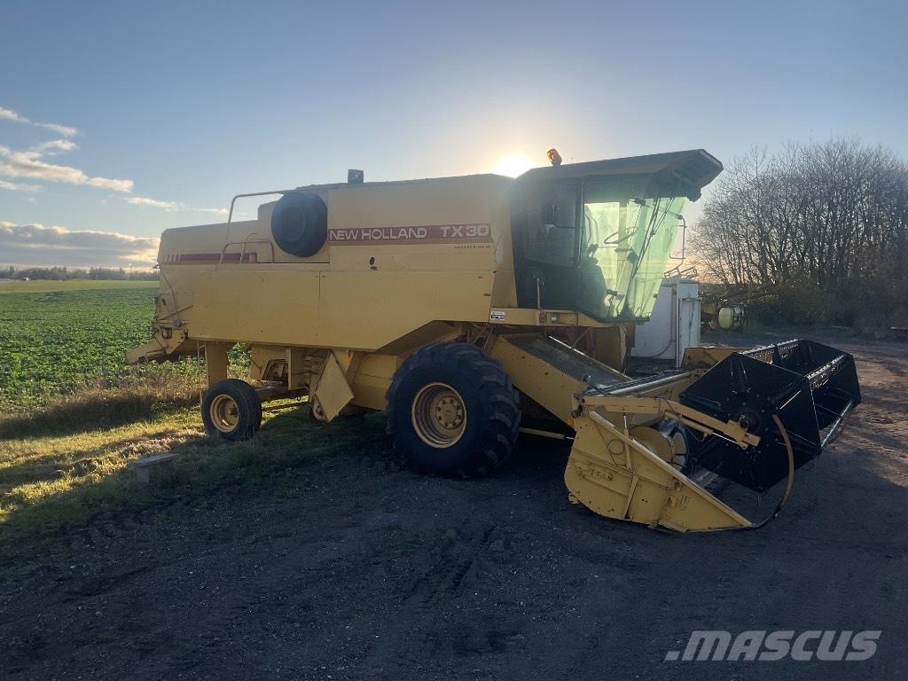 New Holland TX 30 Skördetröskor