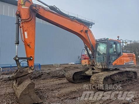 Doosan DX 225 LC-5 Bandgrävare