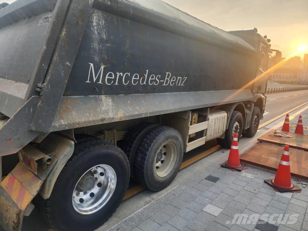 Mercedes-Benz 3951K Minidumprar
