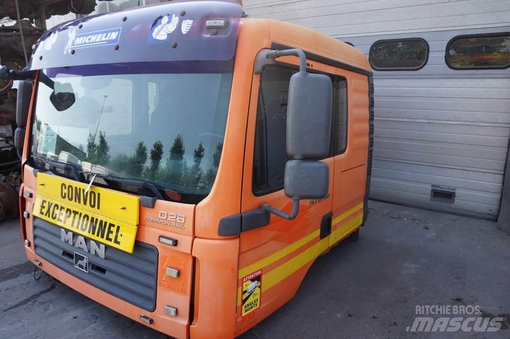 MAN F99L34 TGA Hytter och interiör