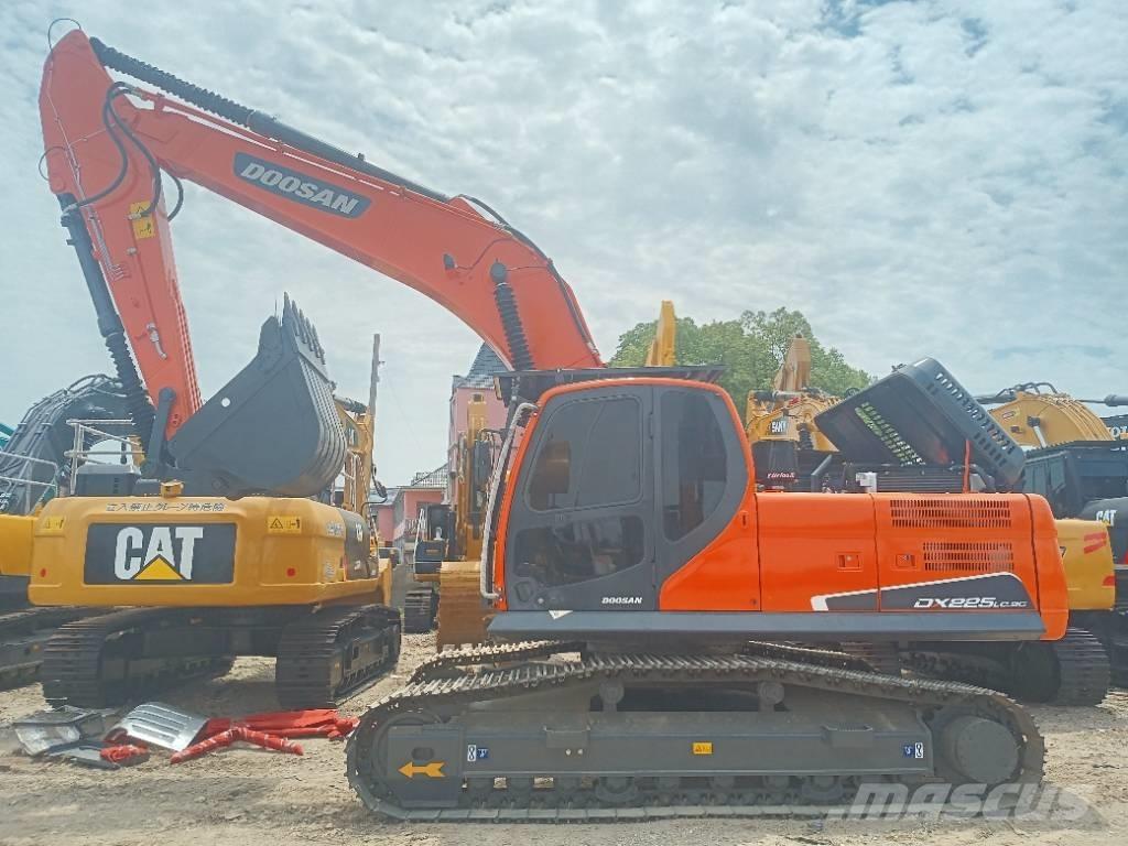 Doosan DX 225LC-9C Bandgrävare