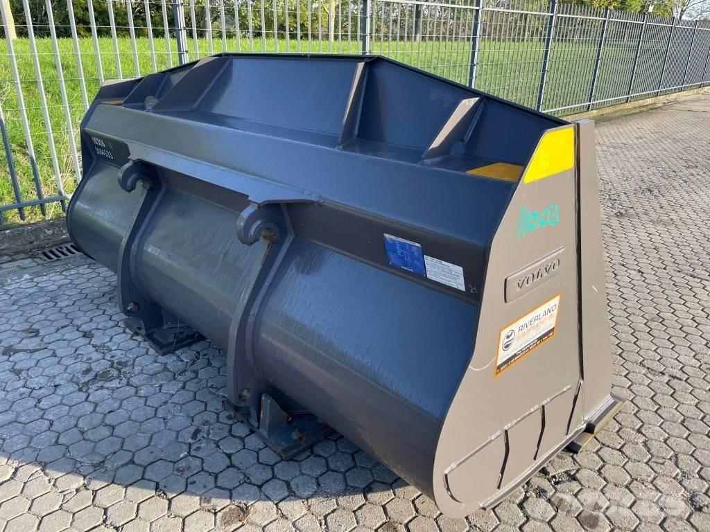 Volvo L 120 H Bucket Skopor