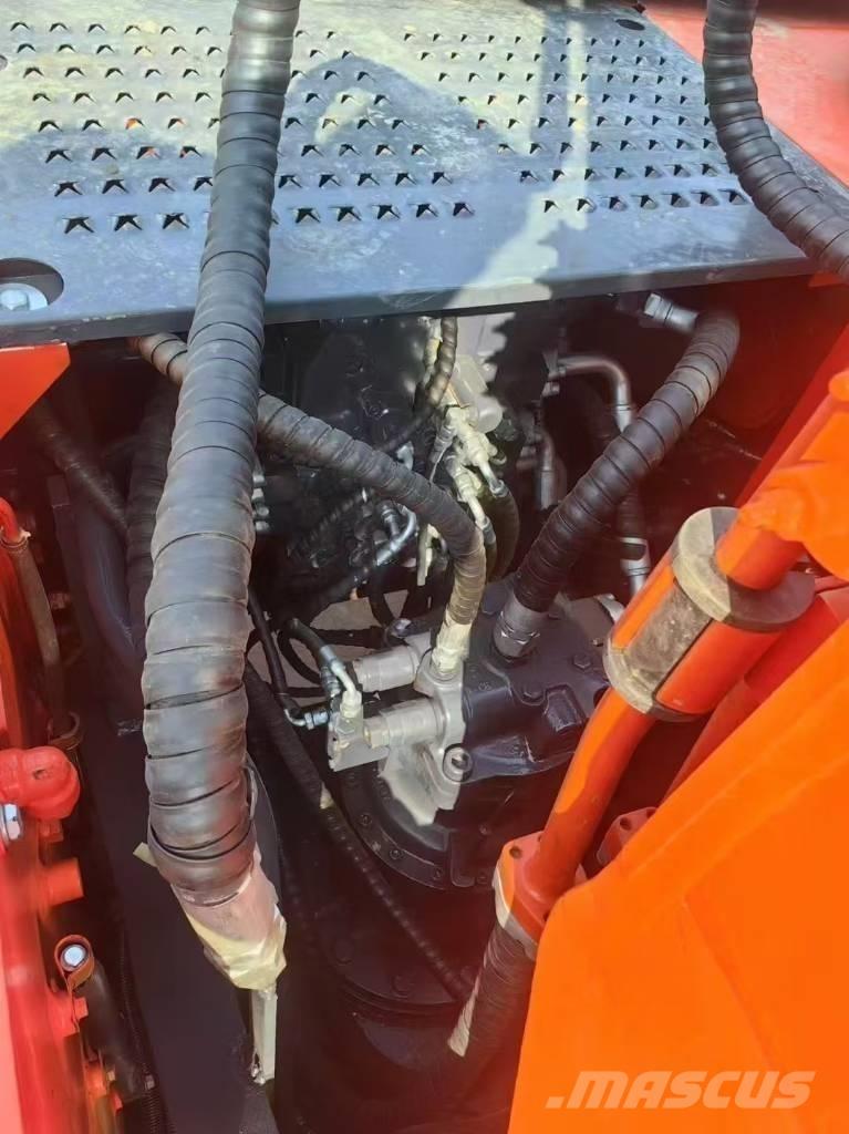 Doosan DX 225 LC Bandgrävare