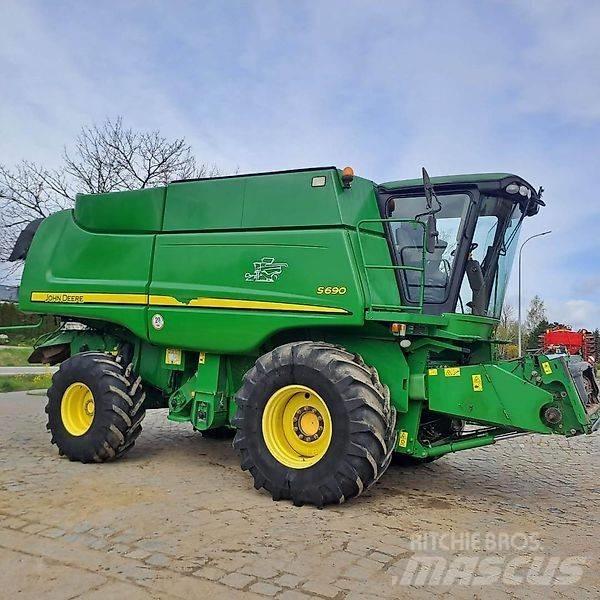 John Deere S 690 Skördetröskor