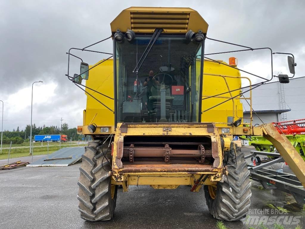 New Holland TF 46 Skördetröskor