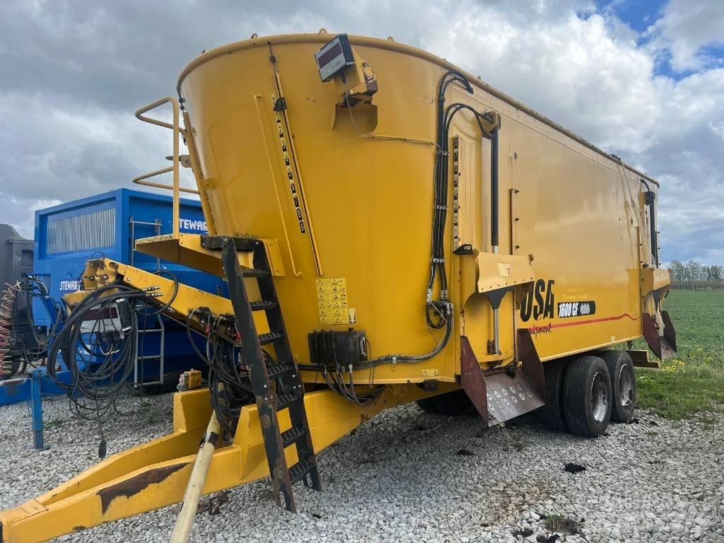 Peecon 1600 CF Fodervagnar
