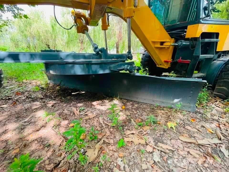 XCMG GR1803 Väghyvlar