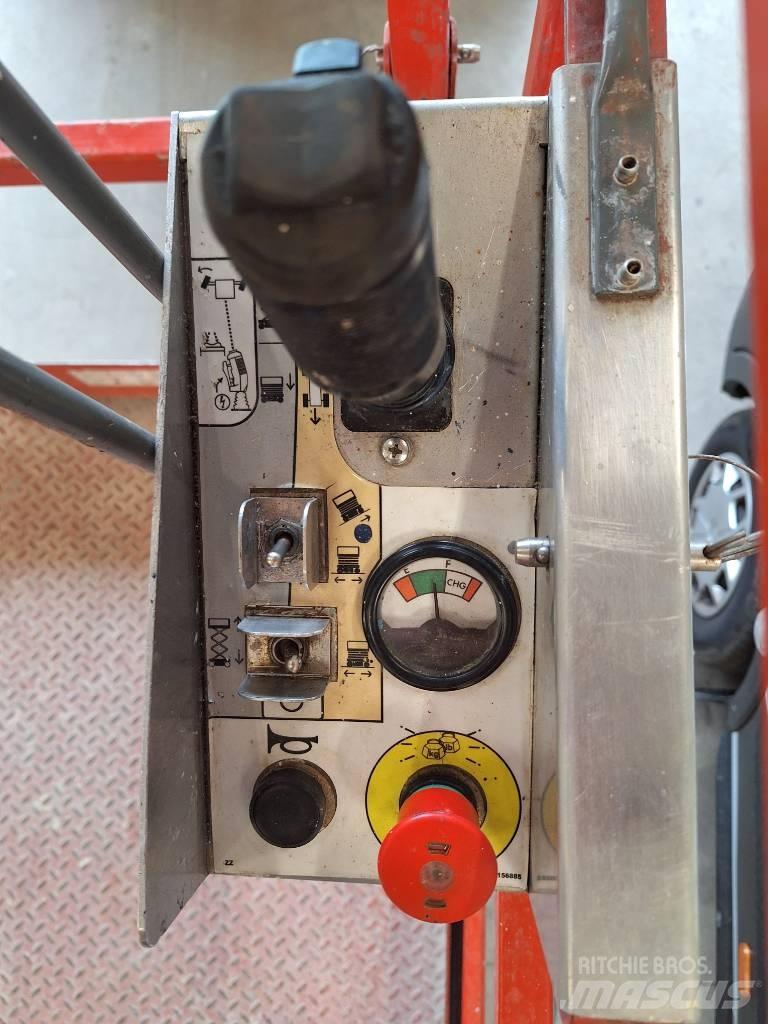 SkyJack SJ III 4632 Saxliftar