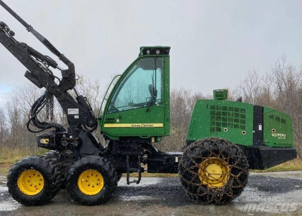 John Deere 1070 D Skördare