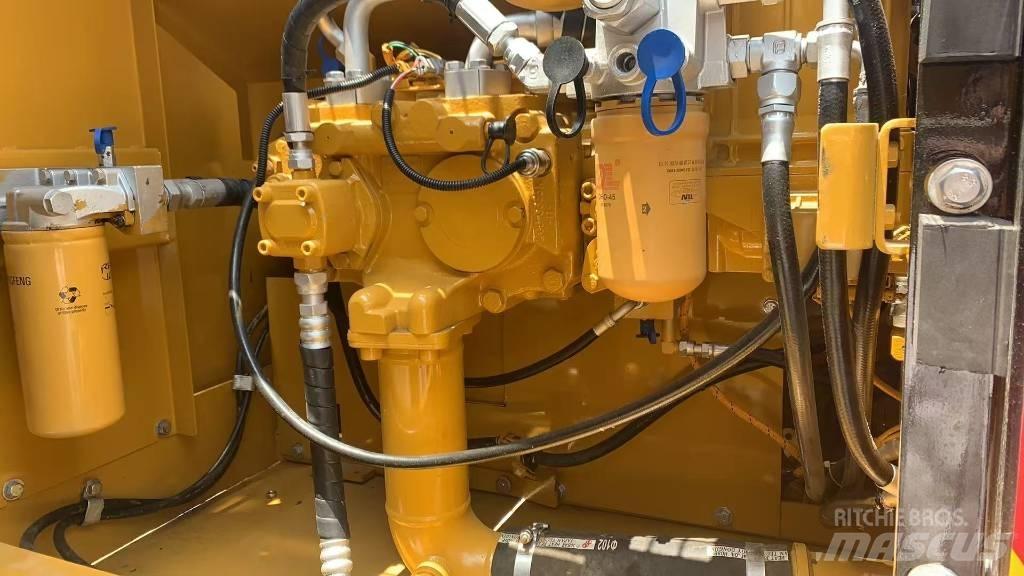 CAT 325D Bandgrävare