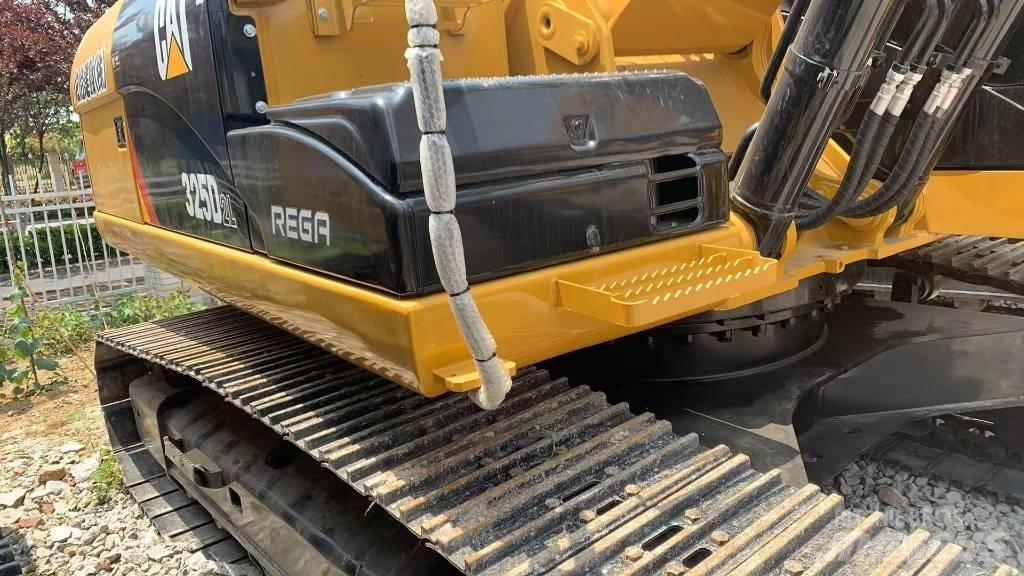 CAT 325D Bandgrävare