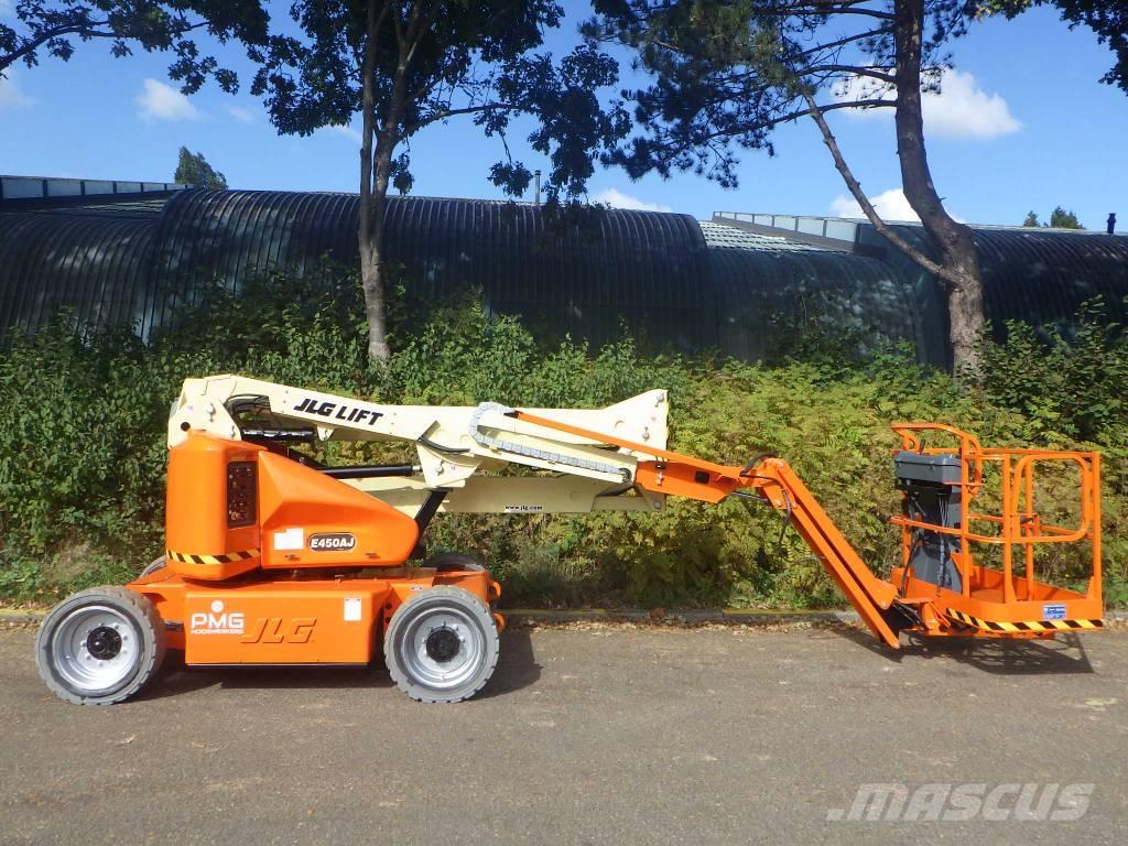 JLG E450AJ Bomliftar