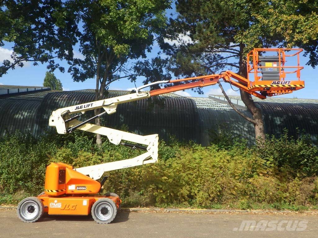 JLG E450AJ Bomliftar