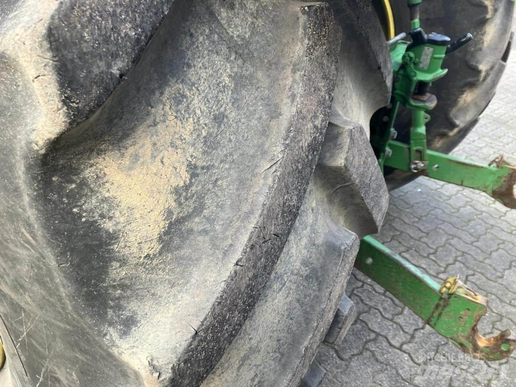 John Deere 6215R Traktorer