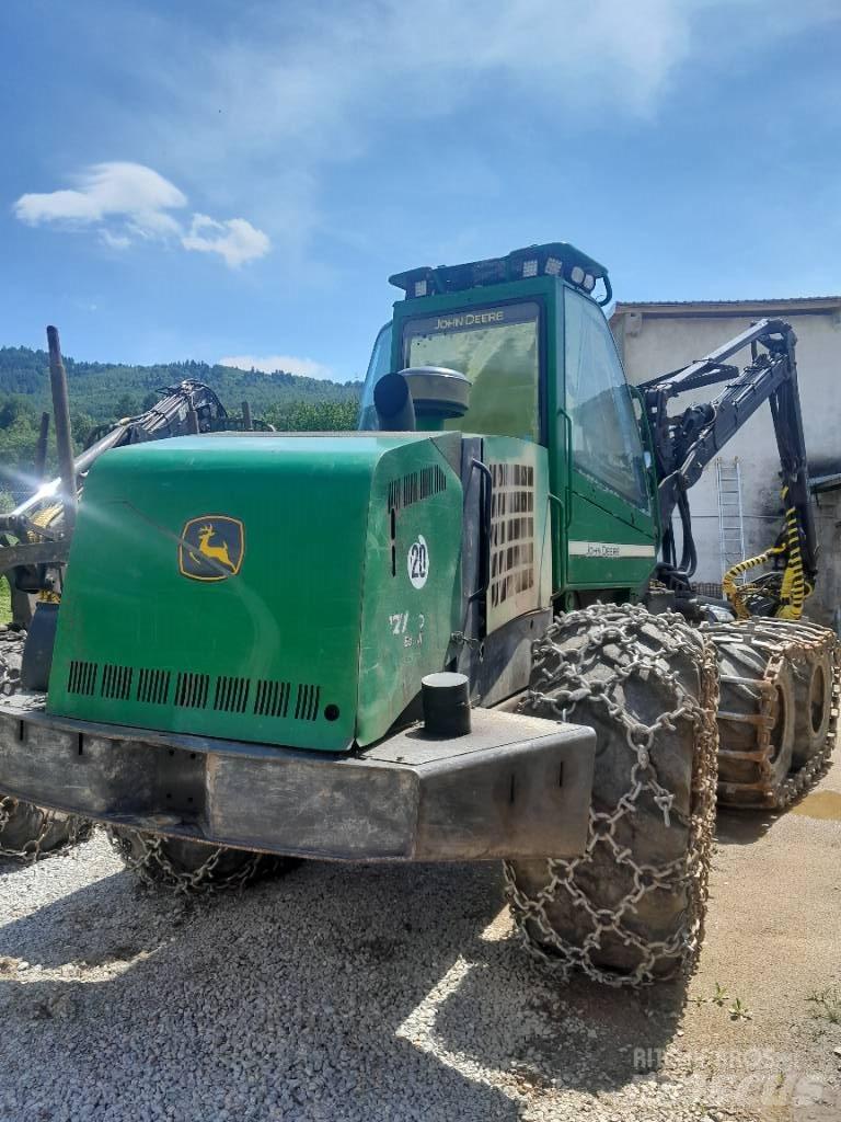 John Deere 1270 D Skördare