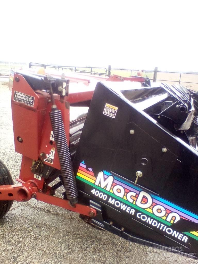 MacDon 4000 Haybine Entreprenad - Övrigt