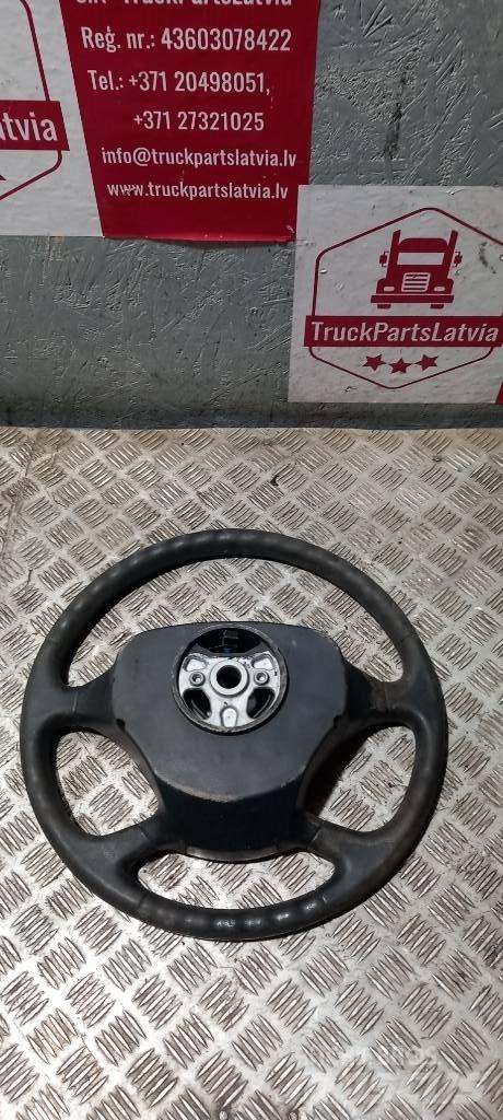 Scania R 440   1495393 Hytter och interiör