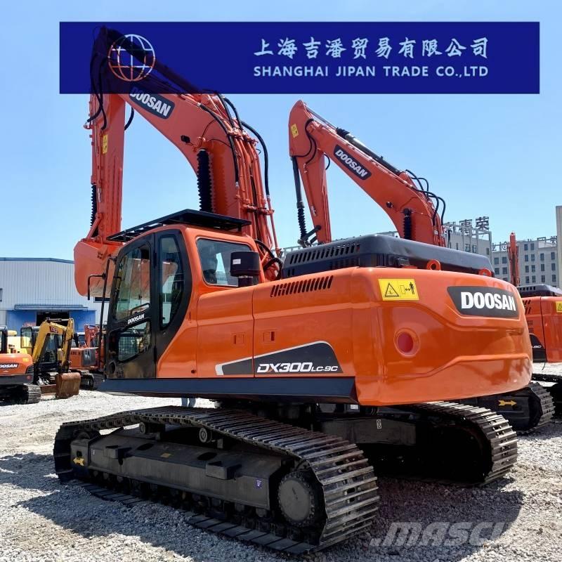 Doosan DX 300 Bandgrävare