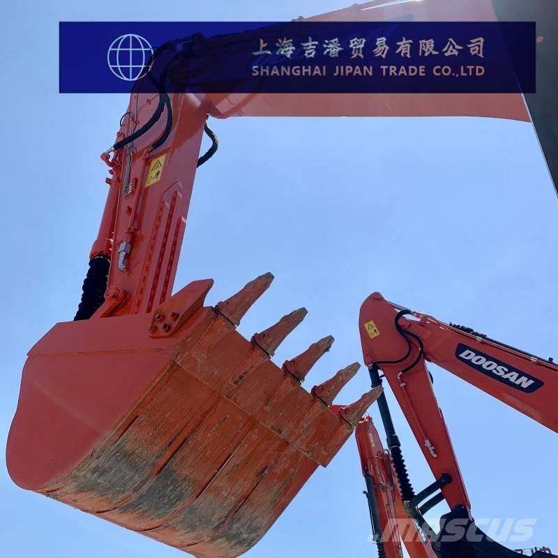 Doosan DX 300 Bandgrävare