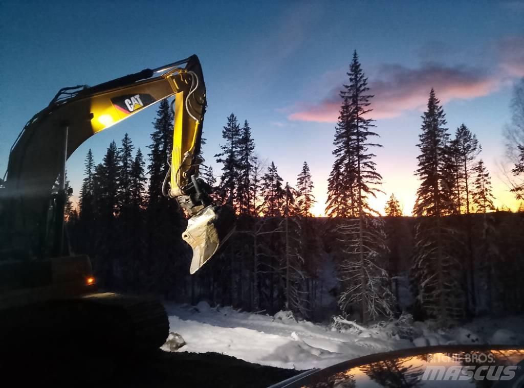 CAT 320 Bandgrävare