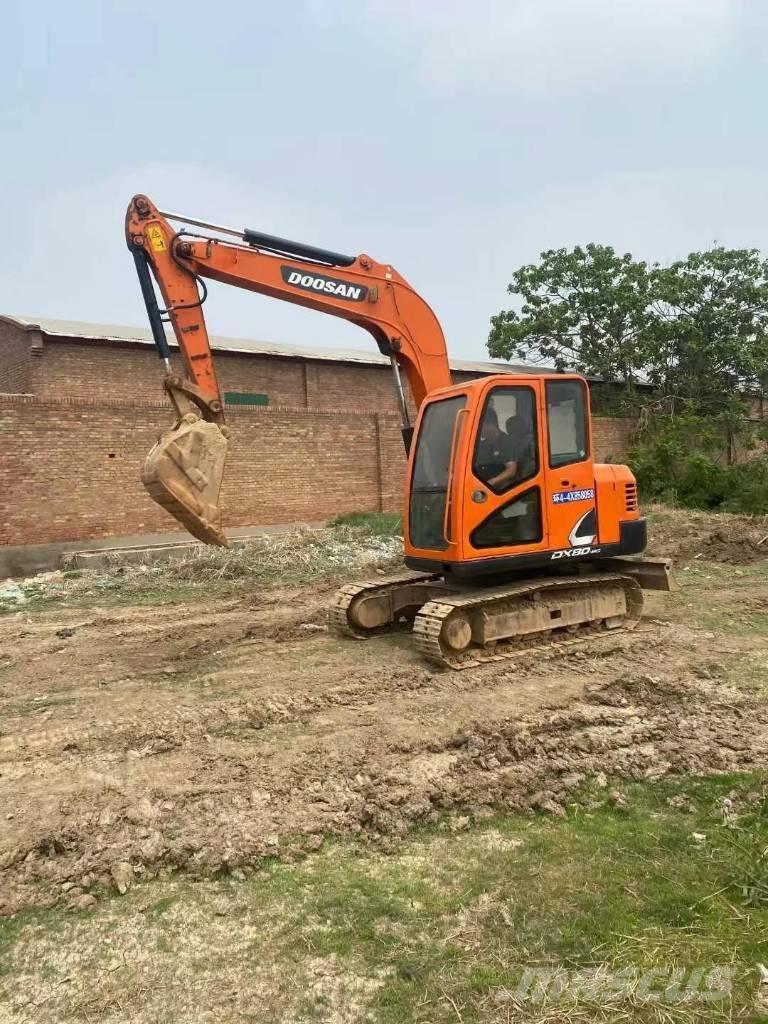 Doosan DX 80 Midigrävmaskiner 7t - 12t