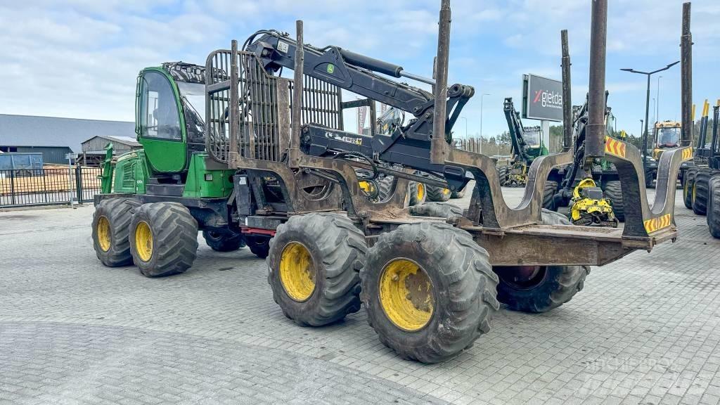 John Deere 1010 E Skotare