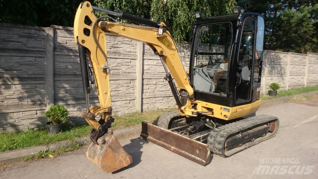 CAT 302.7 D Midigrävmaskiner 7t - 12t