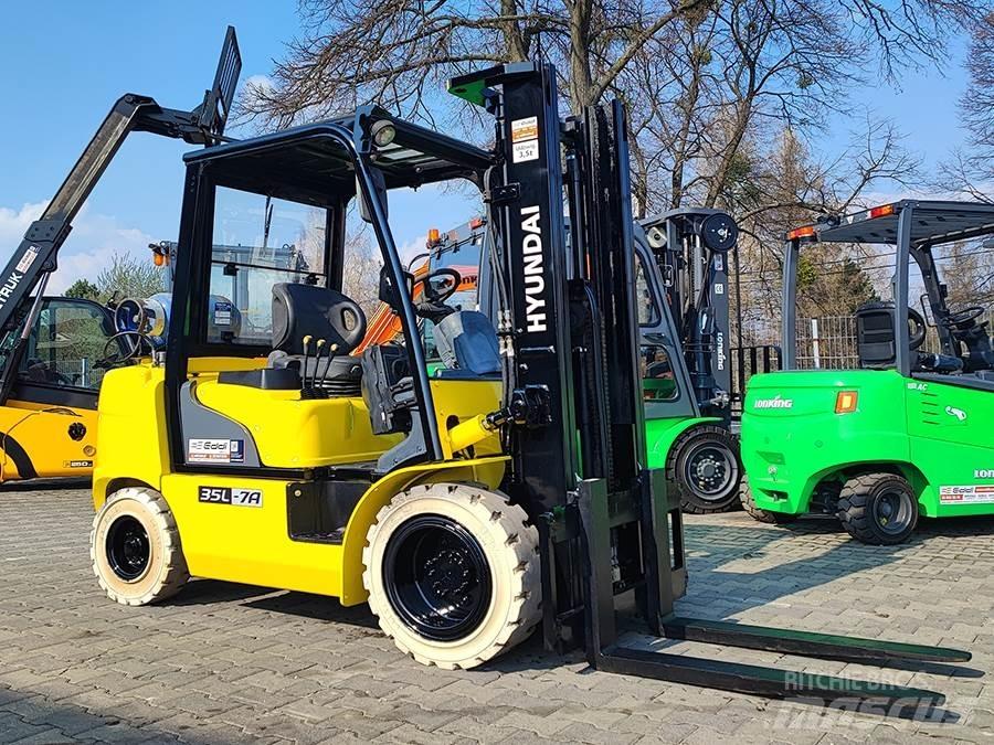 Hyundai 35L-7A Gasolmotviktstruckar