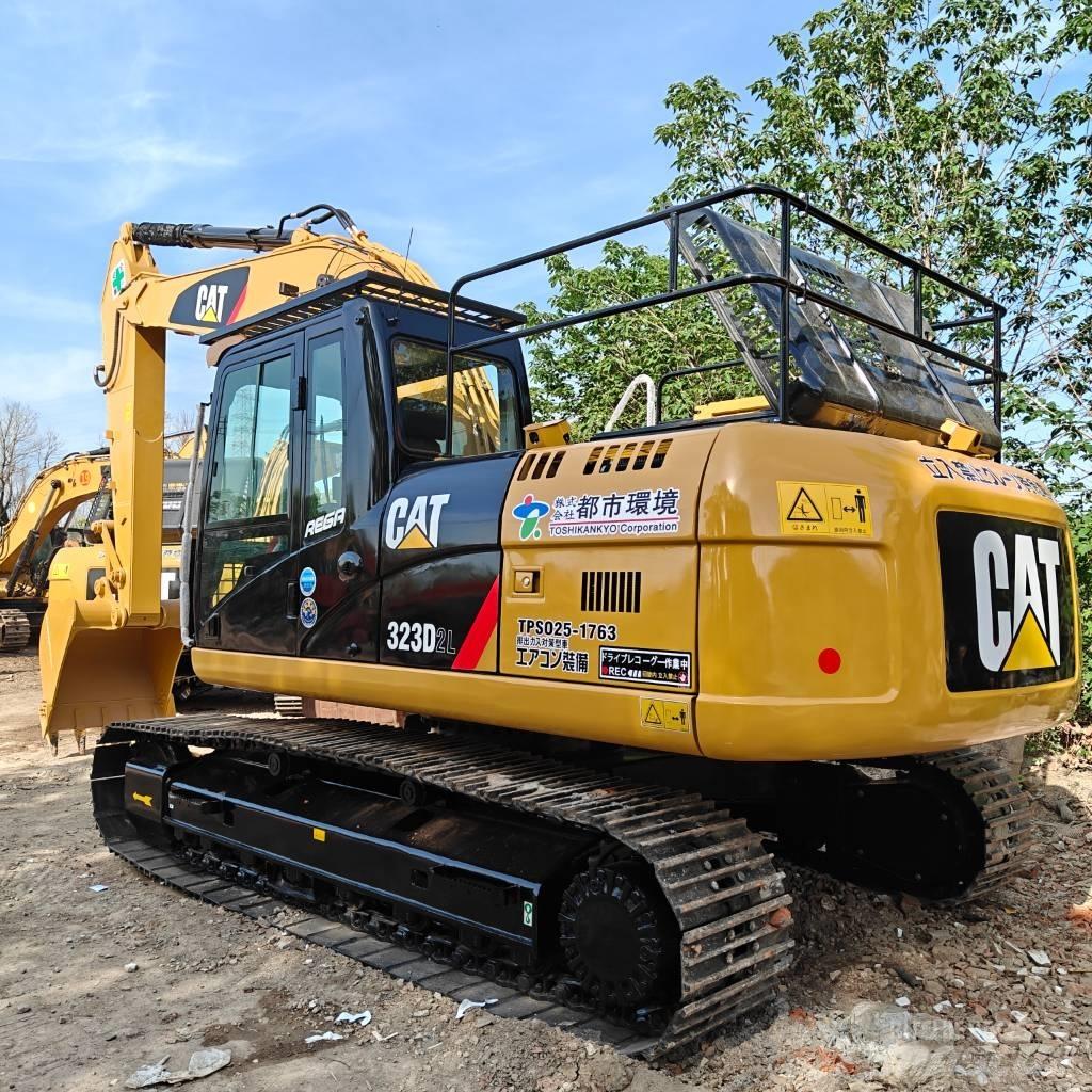 CAT 323D2L Bandgrävare