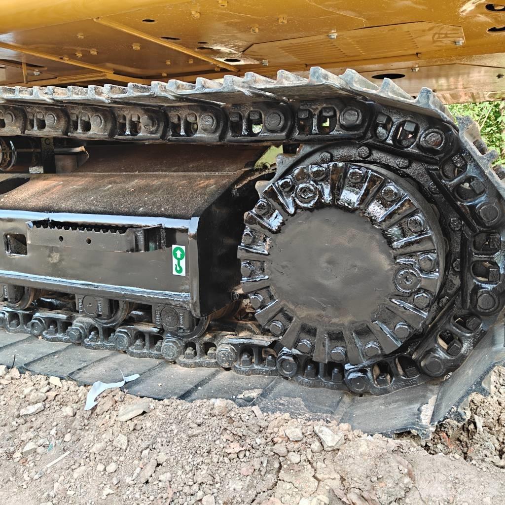 CAT 323D2L Bandgrävare