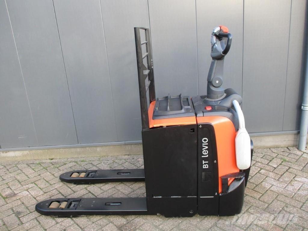 Toyota LPE250 Låglyftare med plattform