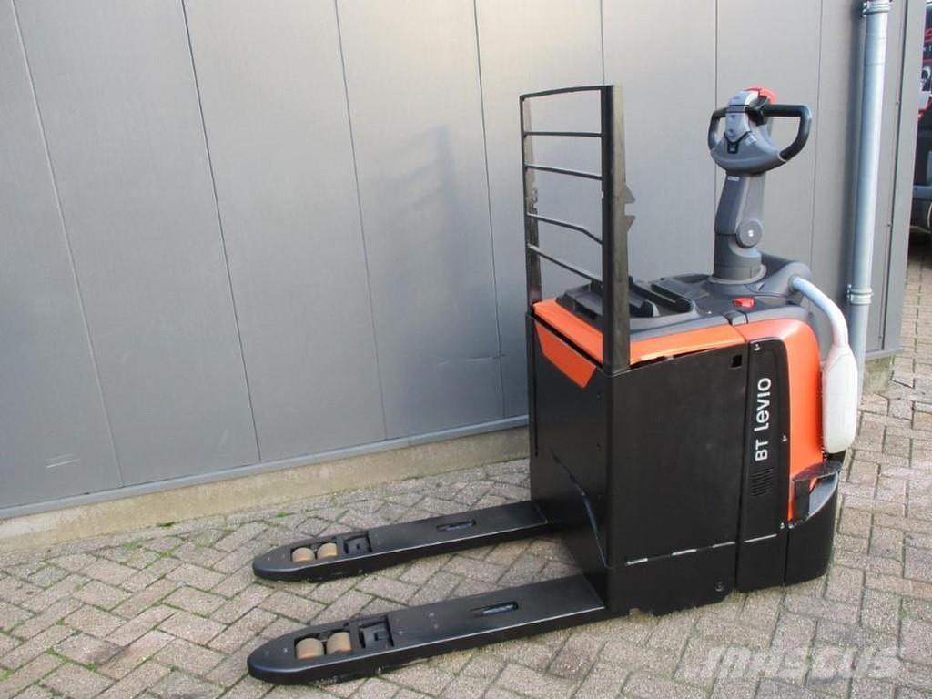 Toyota LPE250 Låglyftare med plattform