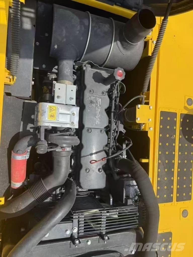 Komatsu 220LC-8 Bandgrävare