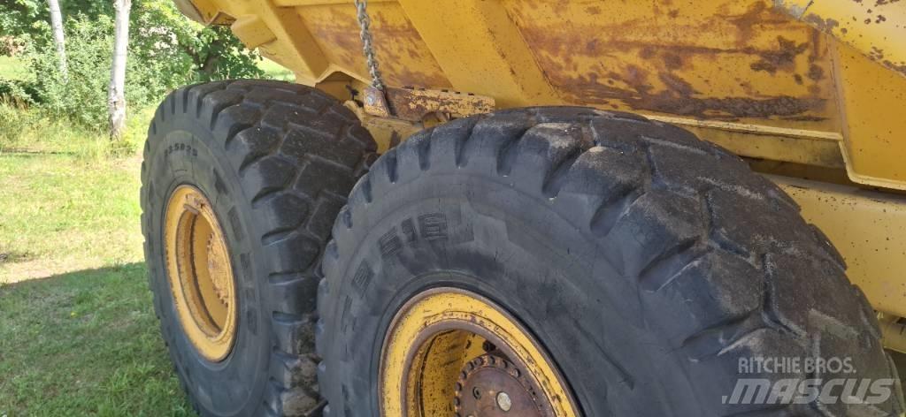 Bell B 30 E Midjestyrd dumper