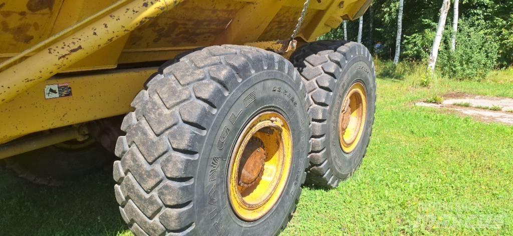Bell B 30 E Midjestyrd dumper
