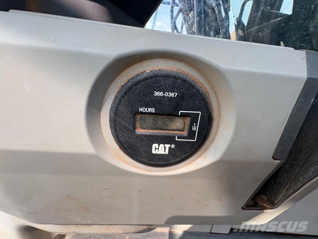 CAT 325 FL CR Bandgrävare
