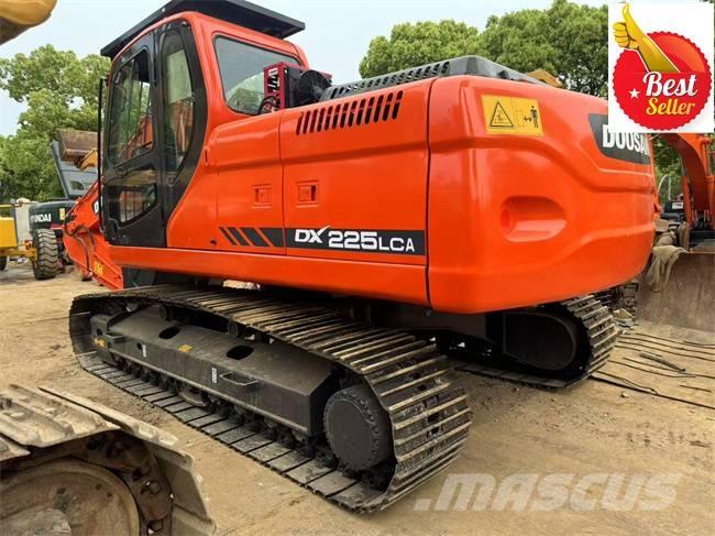 Doosan DX 225 LCA Bandgrävare