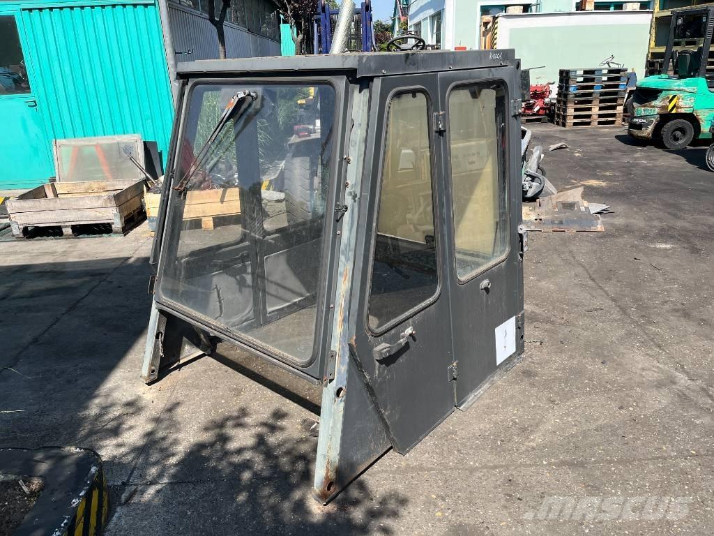 Nissan CABIN W-1038 Hytter och interiör