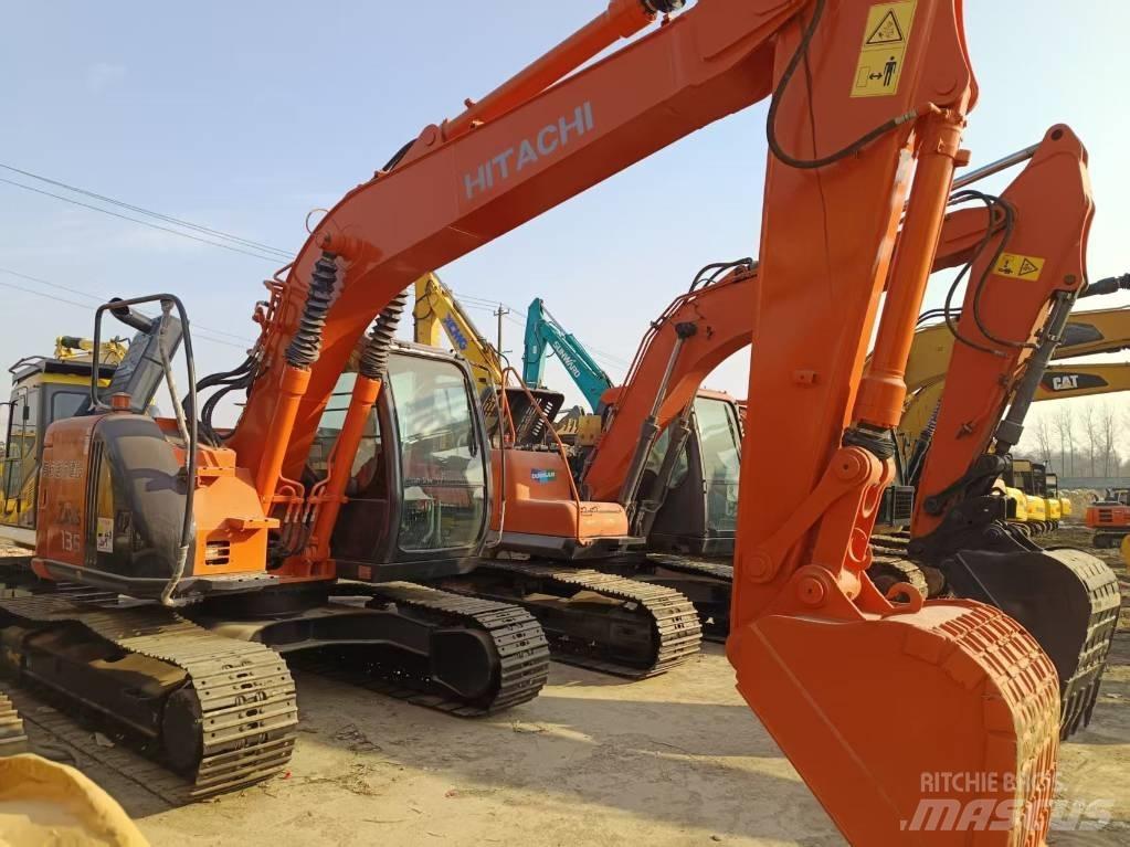 Hitachi ZX135 Bandgrävare