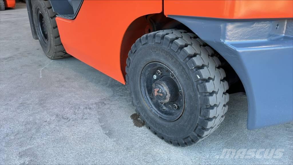 Toyota 02-8 FDF 18 Dieselmotviktstruckar