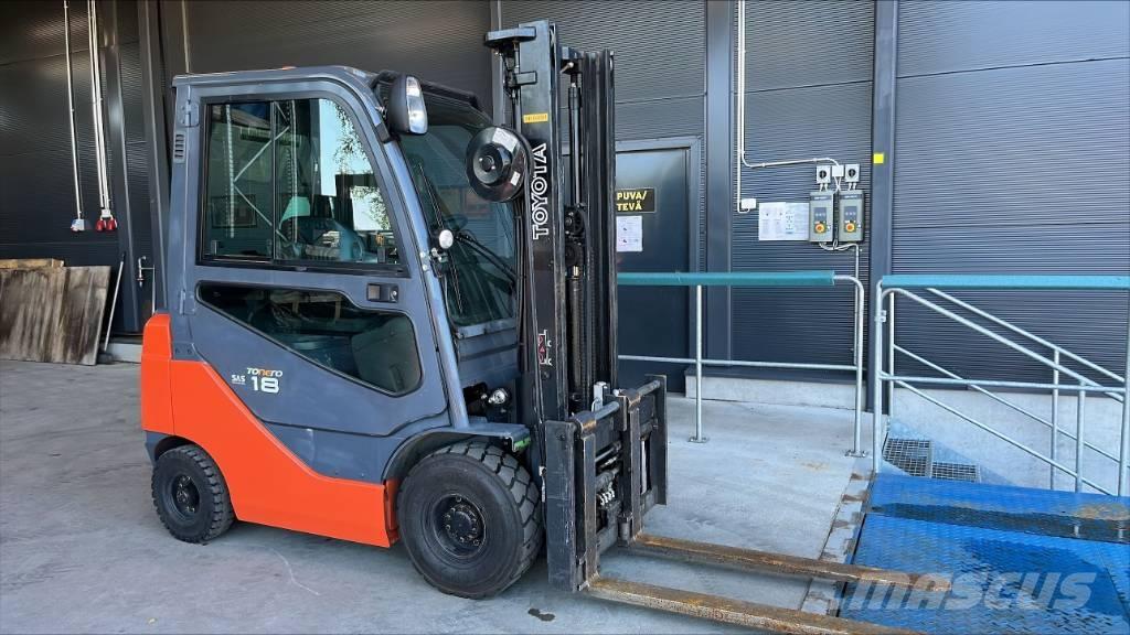 Toyota 02-8 FDF 18 Dieselmotviktstruckar