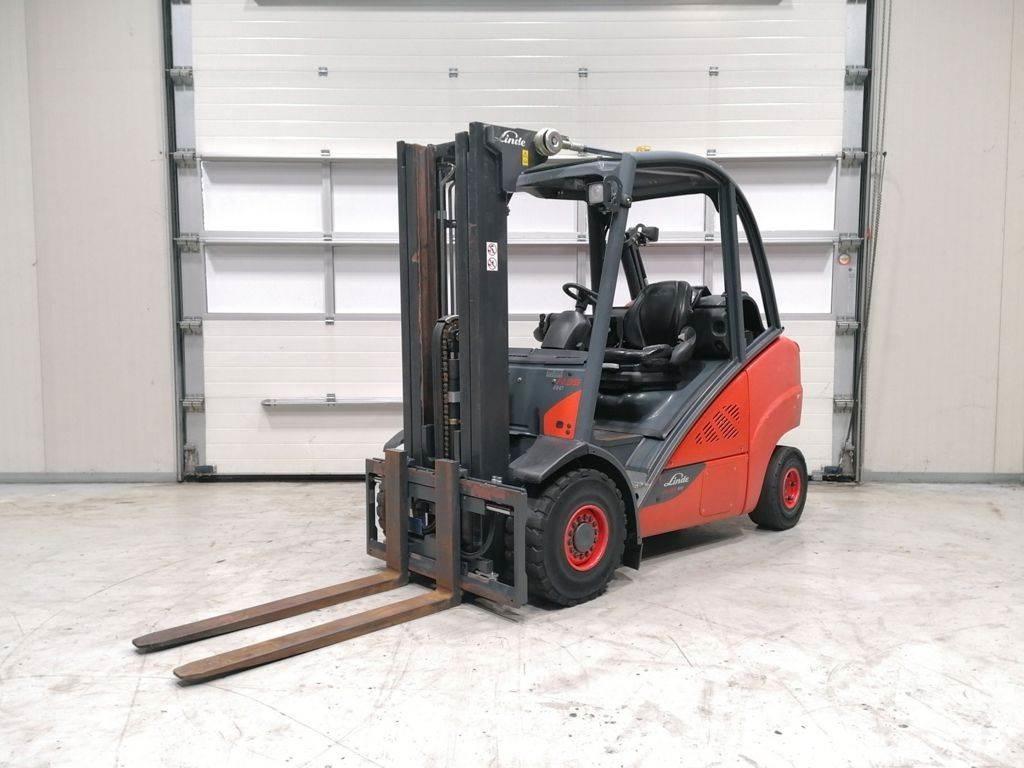 Linde H35T-02 Gasolmotviktstruckar
